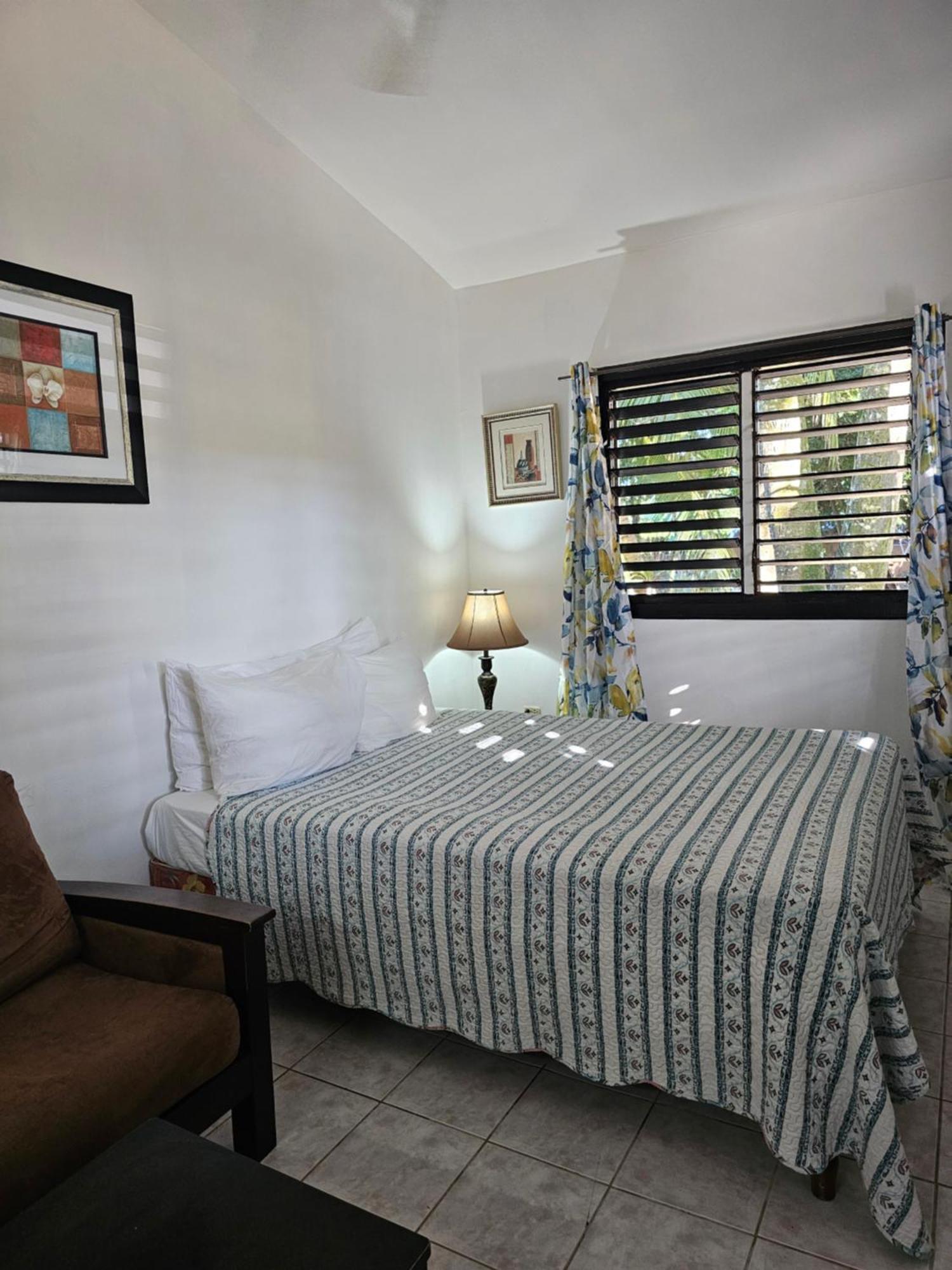 Roots Cafe Rooms Negril Extérieur photo