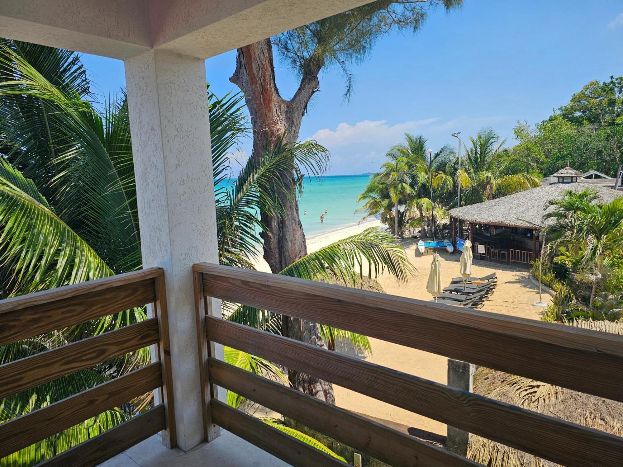 Roots Cafe Rooms Negril Extérieur photo