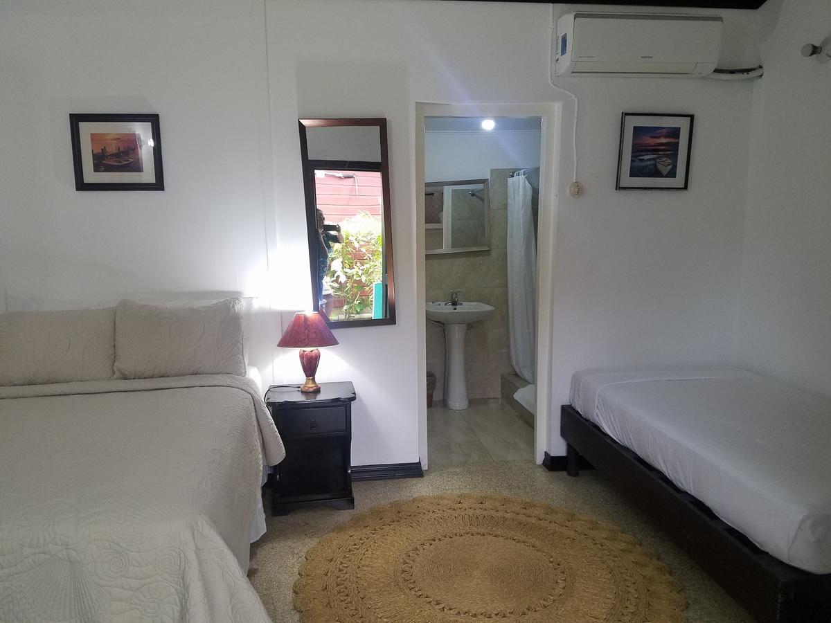 Roots Cafe Rooms Negril Extérieur photo