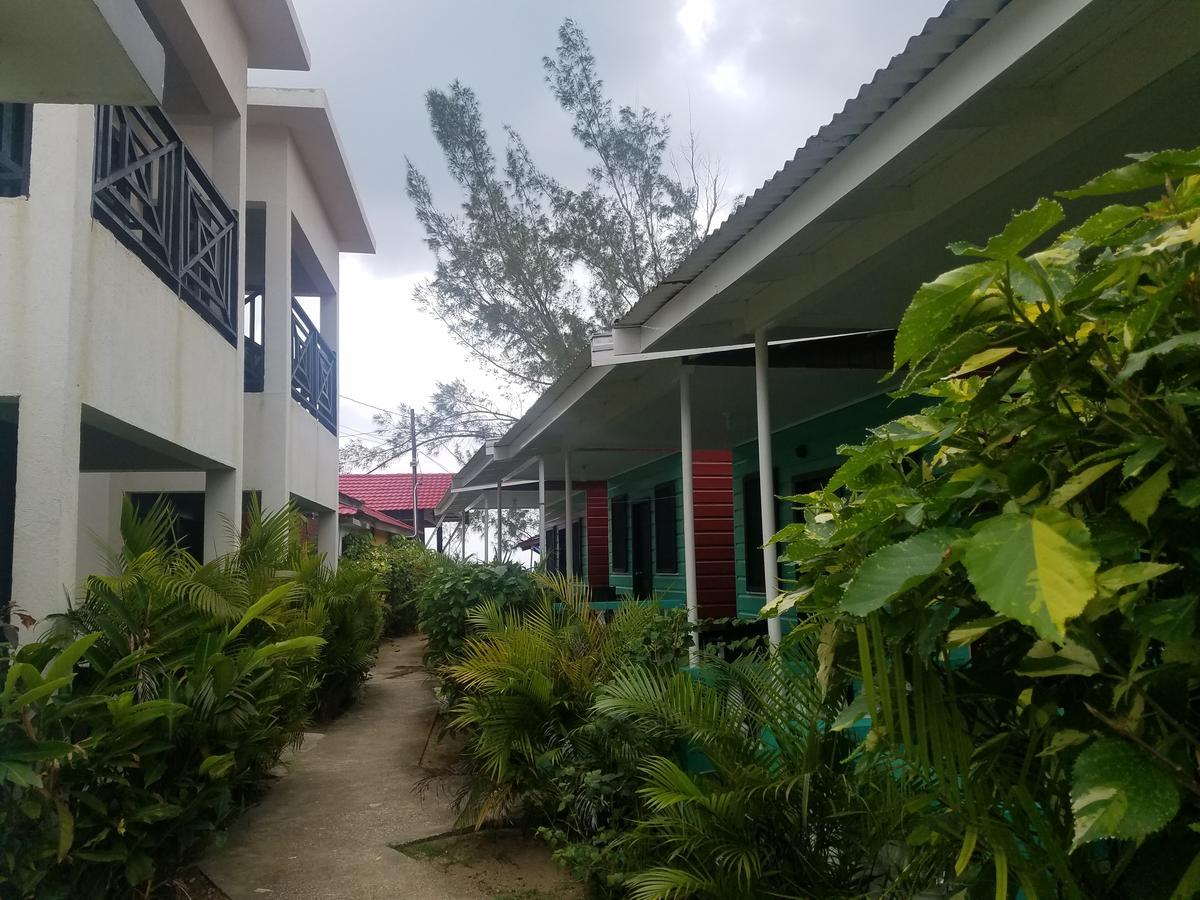 Roots Cafe Rooms Negril Extérieur photo