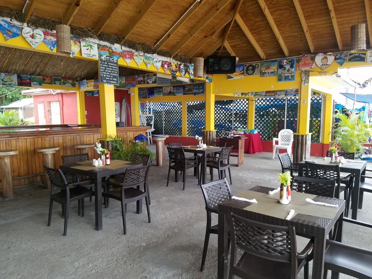 Roots Cafe Rooms Negril Extérieur photo